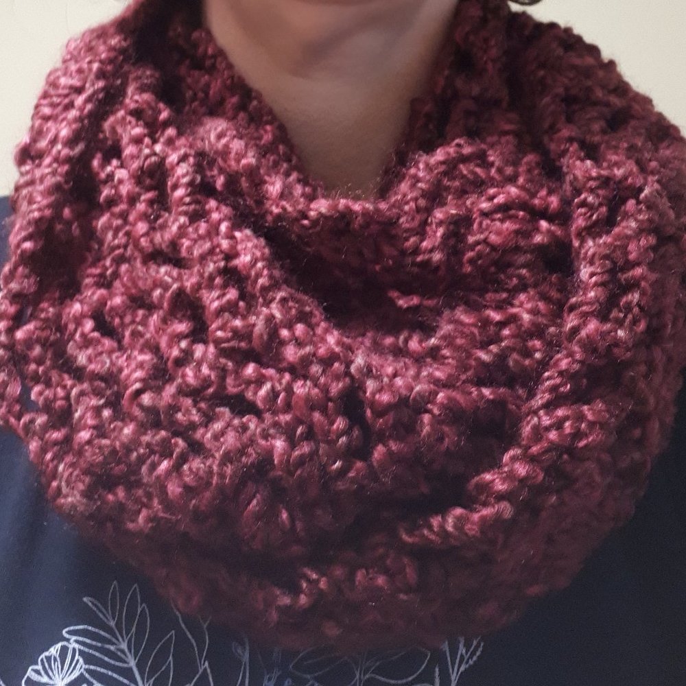Crochet infinity scarf